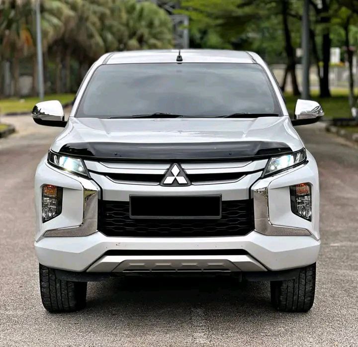 MITSUBISHI TRITON  PICKUP 