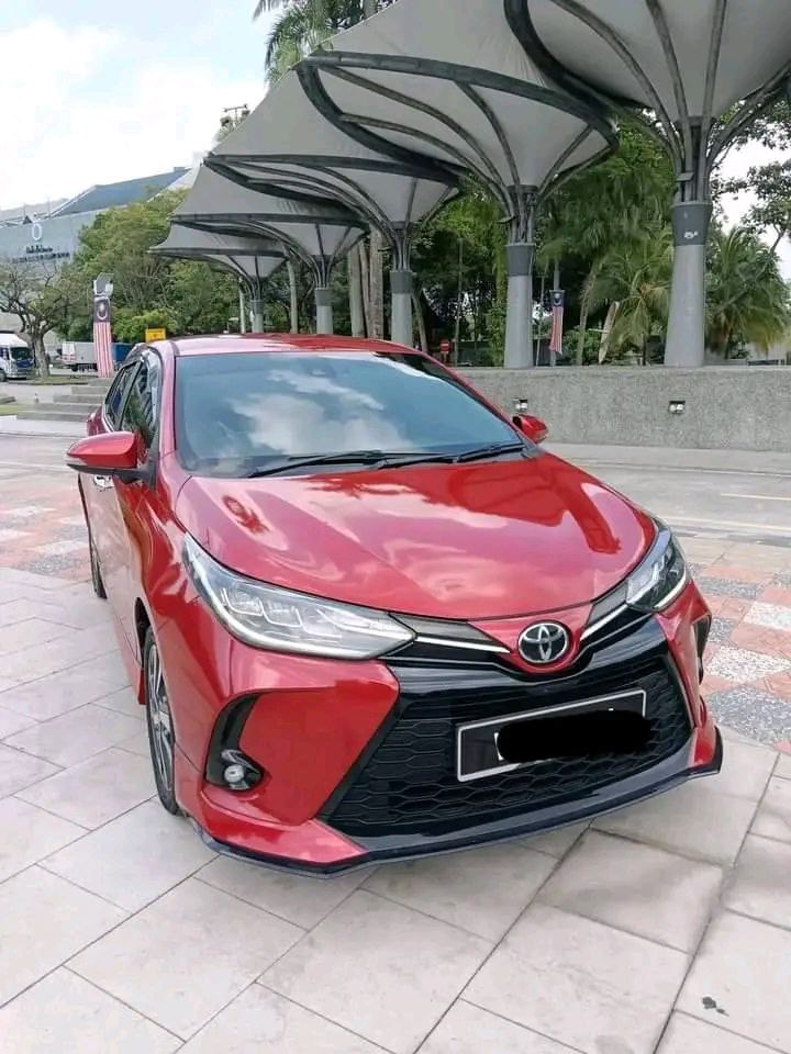 TOYOTA YARIS  SEDAN