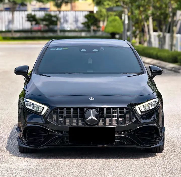 MERCEDES-BENZ A180 SEDAN