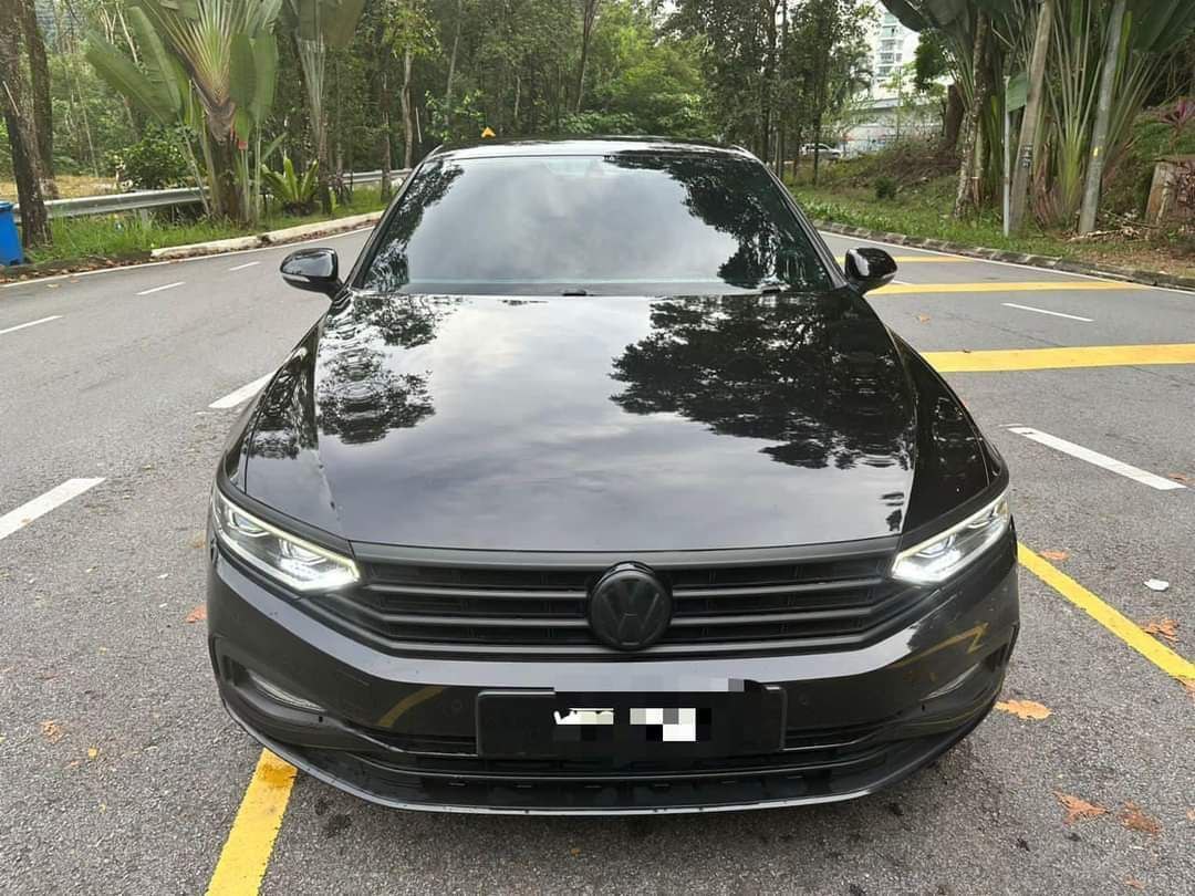 Volkswagen Passat  SEDAN