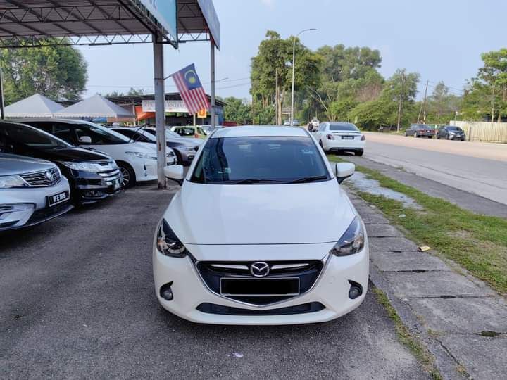 MAZDA 2 SEDAN