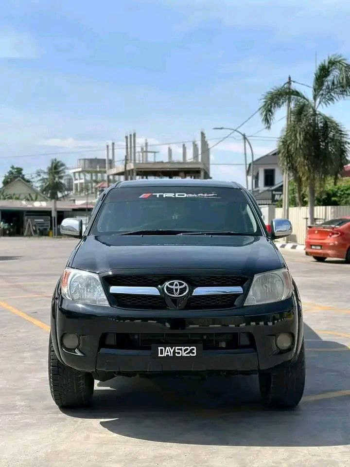 TOYOTA HILUX  PICKUP 