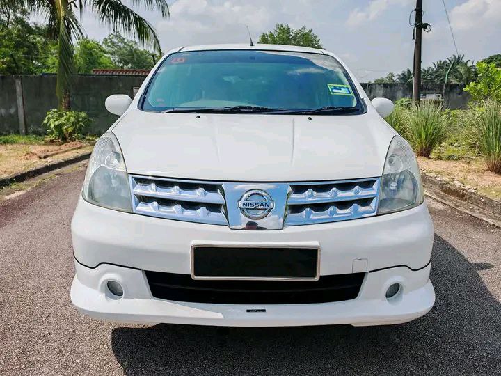 NISSAN GRAND LIVINA  SEDAN