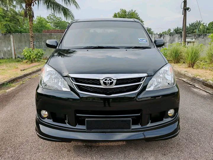 TOYOTA AVANZA  SEDAN
